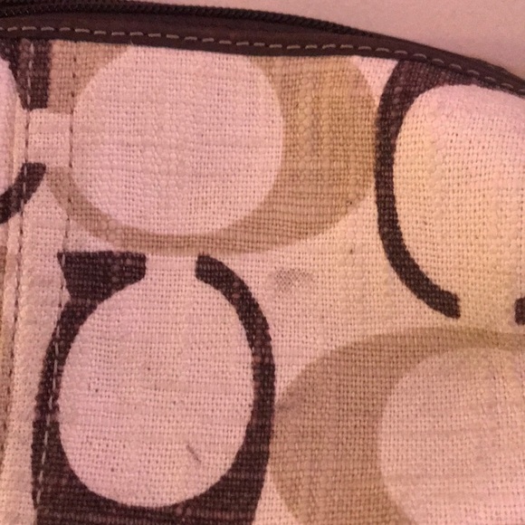 Small brown coach bag. - Picture 3 of 6